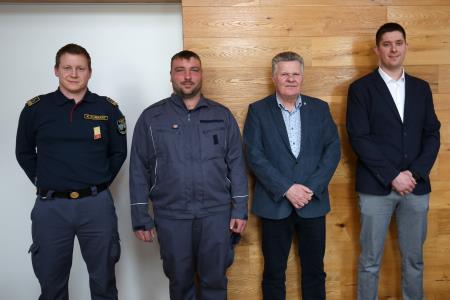 Podpis pogodbe VGV 1 za PGD Dolenja vas 13 Foto Ljubo Vukelič